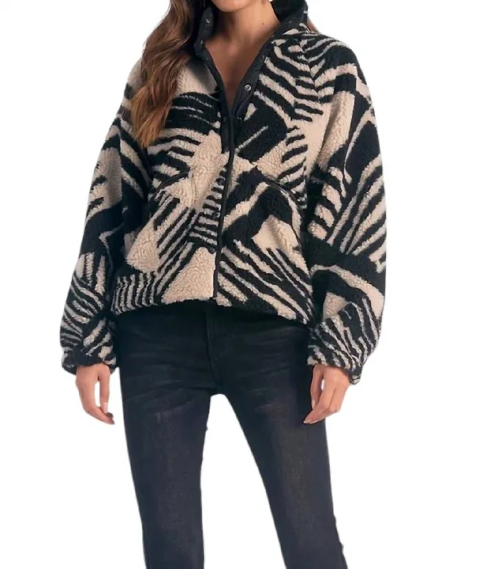 Ember Sherpa Coat In Black/beige Earthy Women's 